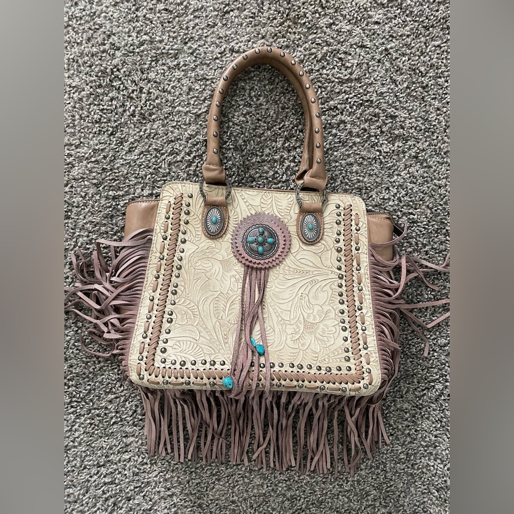 Trinity Ranch Fringe Purse in beige and turquoise (excellent condition)